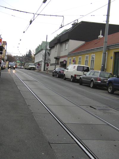 Die laute, verkehrs&uuml;berlastete  Speisingerstrasse